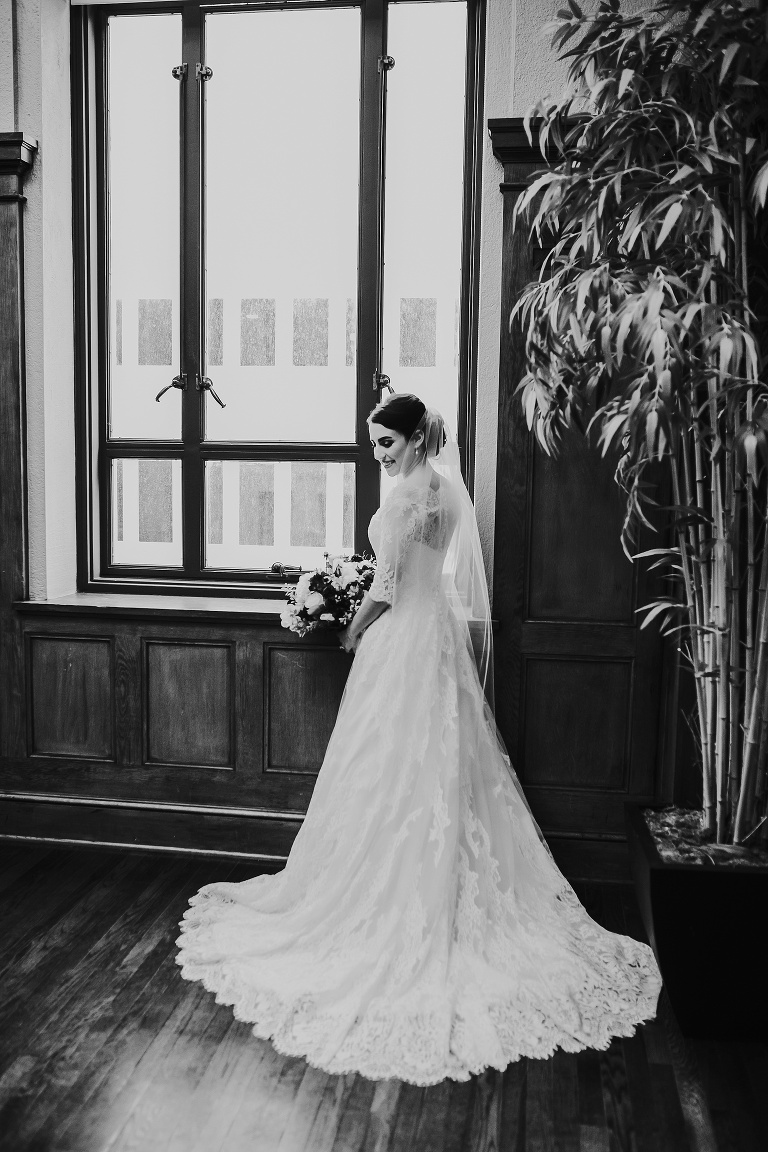 Maggie Bridal |The Venue at 400 North Ervay | Lorena Burns Photography